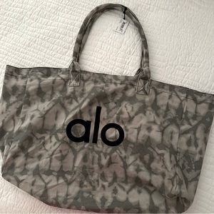 Alo tote bag